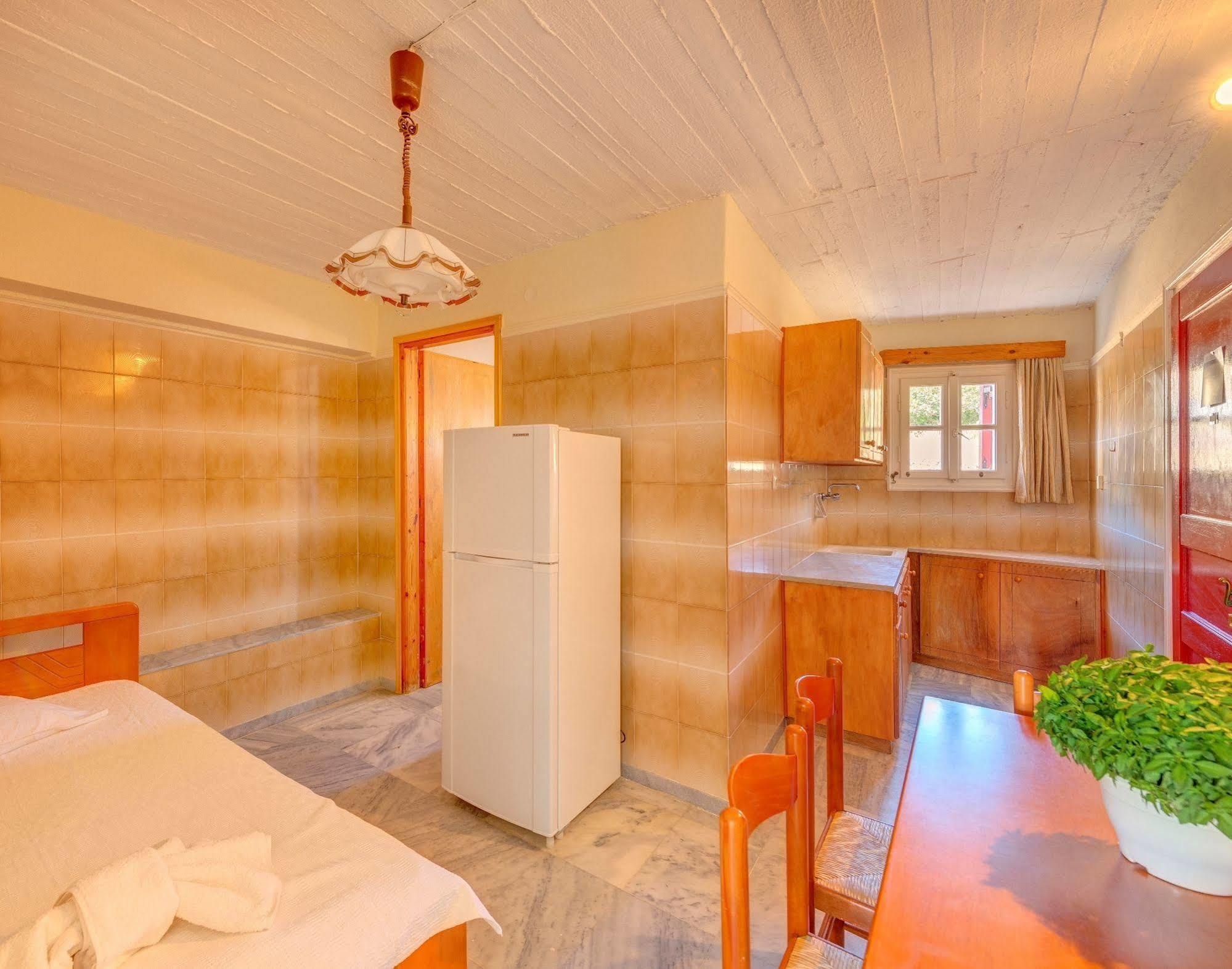 Hotel Smaragdi Apartments Vissa Екстер'єр фото