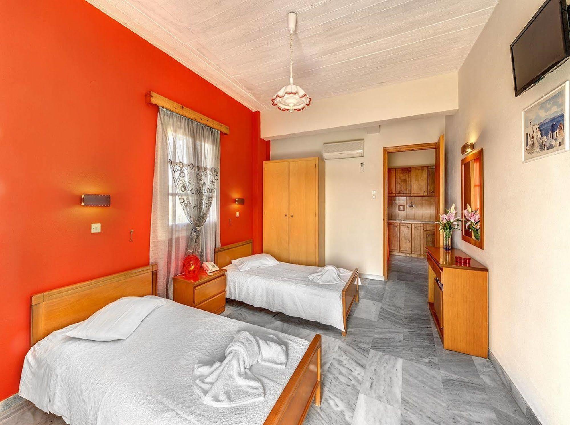 Hotel Smaragdi Apartments Vissa Екстер'єр фото