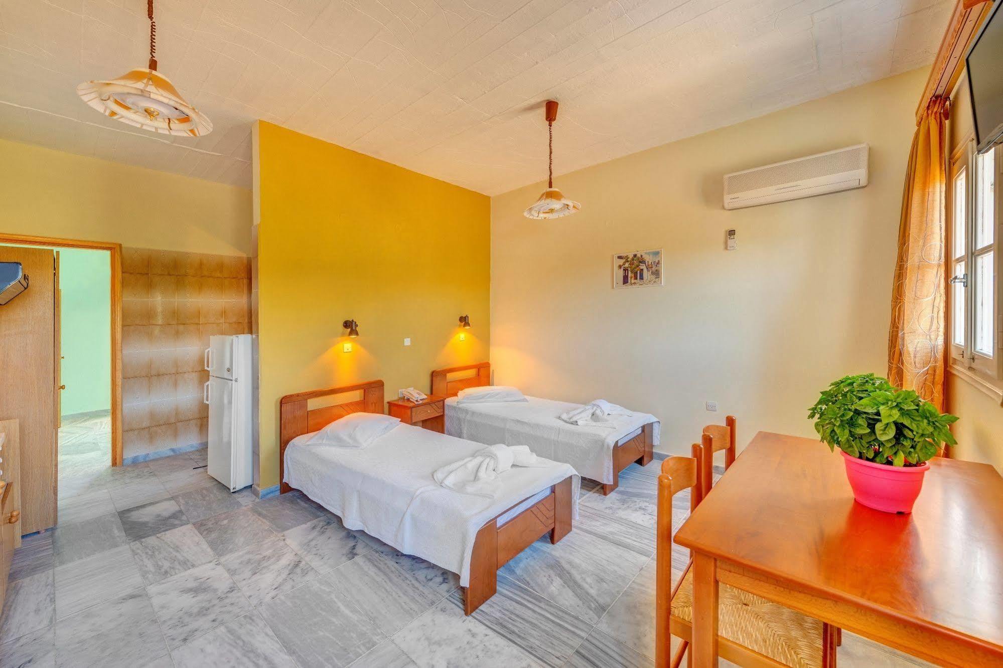 Hotel Smaragdi Apartments Vissa Екстер'єр фото