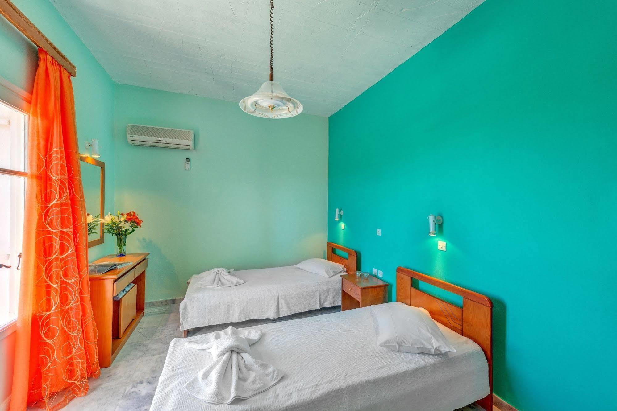 Hotel Smaragdi Apartments Vissa Екстер'єр фото